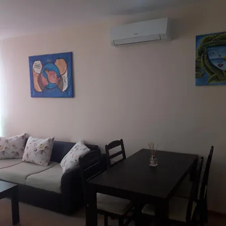 Gradina Sunny Deluxe Апартамент